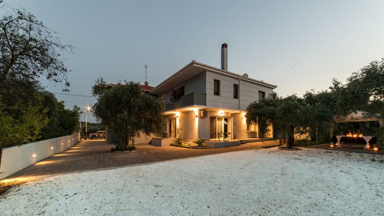 Oinoelia Luxury Suites & Residence Potos Exterior photo